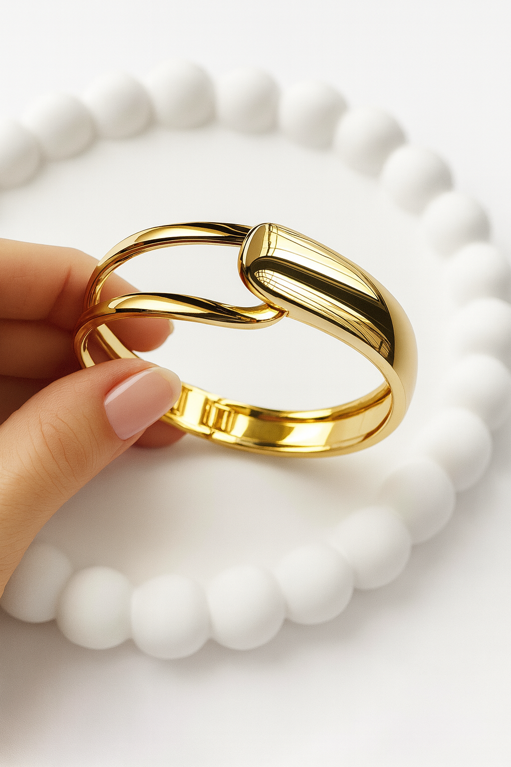 FABLLERY Anti-Tarnish Golden Bangle Bracelet (Adjustable Size)